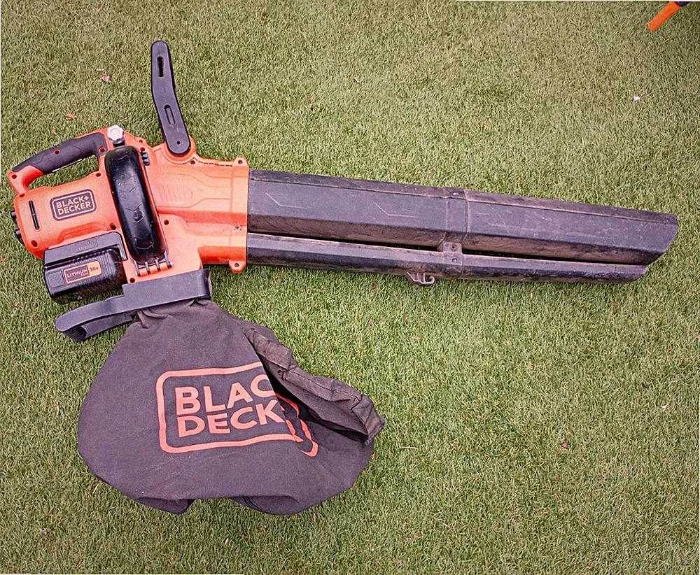 BLACK+DECKER 36V Akku Laubbläser/Laubsauger Kombi bürstenlos mit Sammeltasche