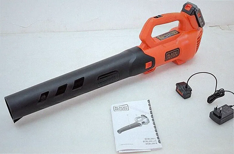 Black & Decker Akku-Gebläse BCBL200L-QW 18V Laubbläser mit Akku und - Sehr Gut