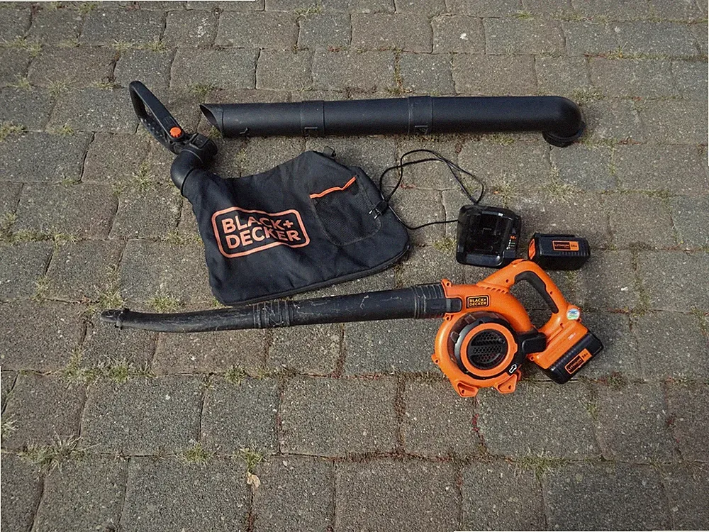 Black&Decker Akku Laubbläser Laubsauger GWC3600L2 36V mit 2. Zusatz - Akku