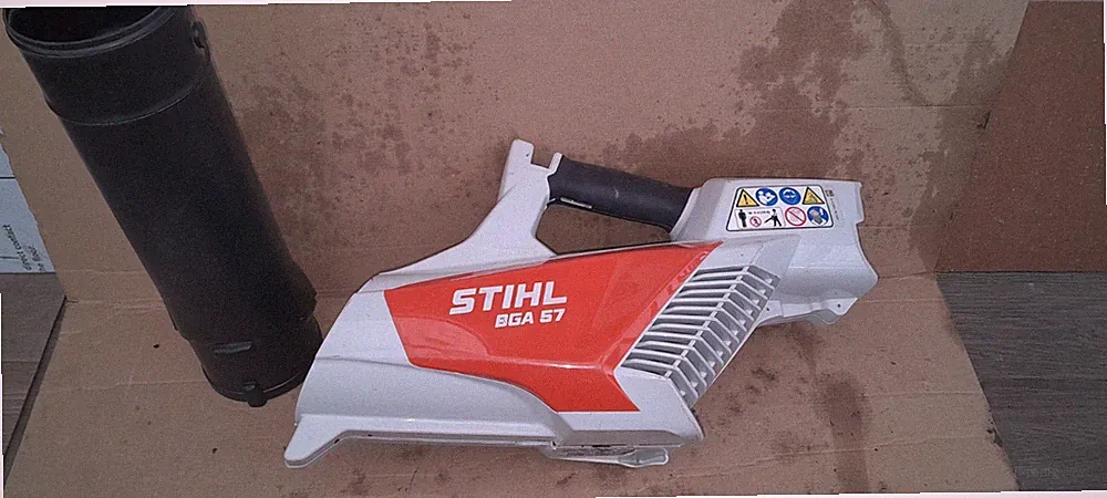 Stihl Akku-Laubbläser BGA 57 GÄHOSE MIT ROHR